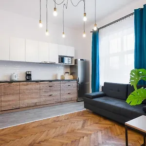 Fancy With Lift And A/c Apartamento